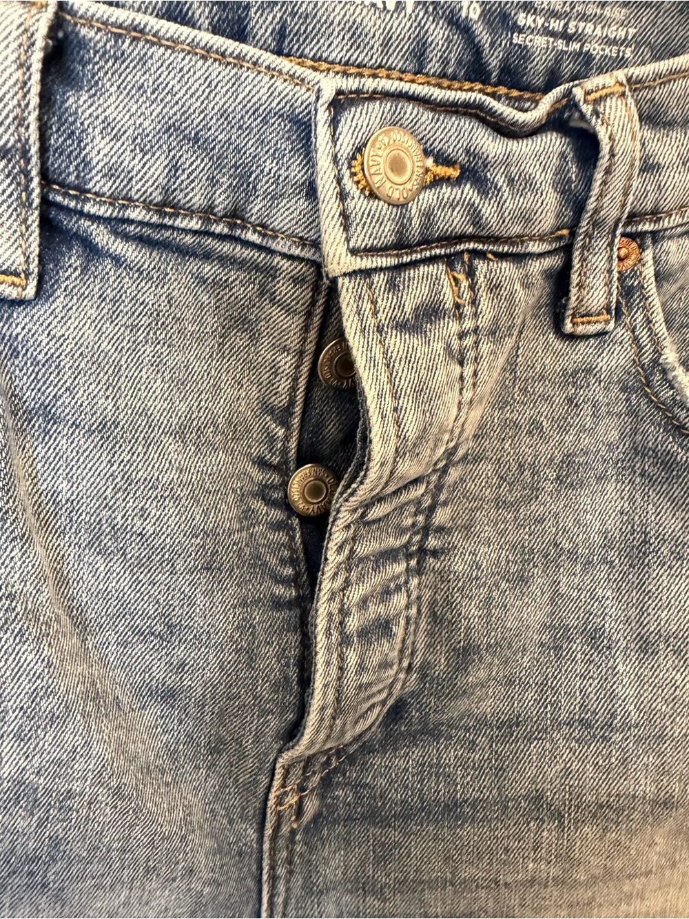 Old Navy Distressed Blue Mom‎ Jeans 10 - Picture 2 of 6